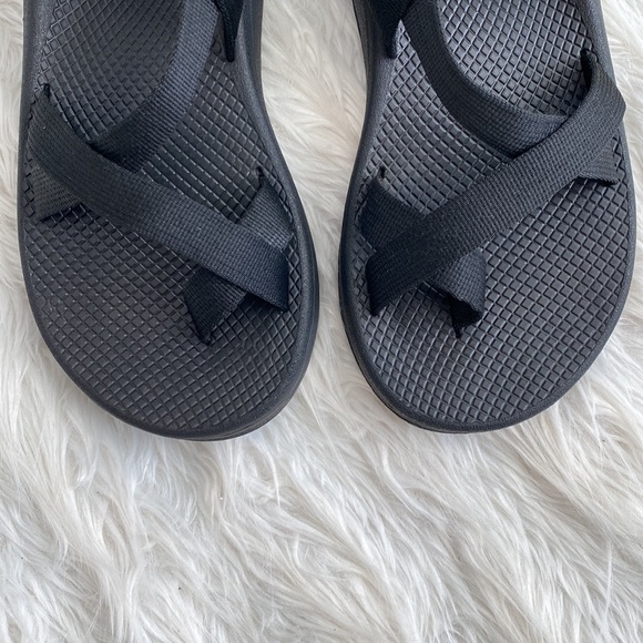 Chaco‎ | All Black Strappy Sandal